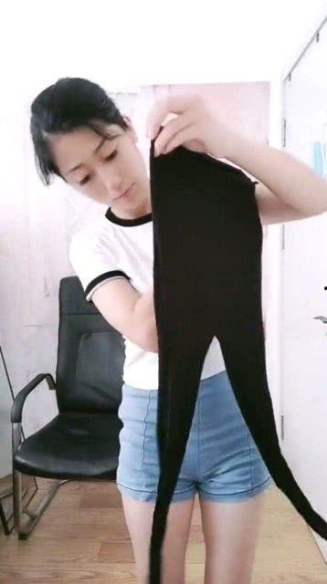 美女被拔掉丝袜,美女瞬间变惊悚！