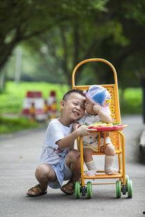 sister and borther av,共度时光的温馨回忆