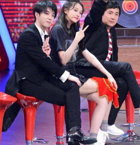 带丝袜的综艺节目,揭秘带丝袜综艺节目的魅力与幕后