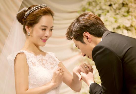 韩国明星嫁中国,韩国明星嫁入中国的甜蜜故事