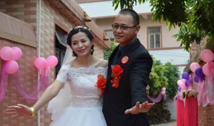 少妇房东老公装